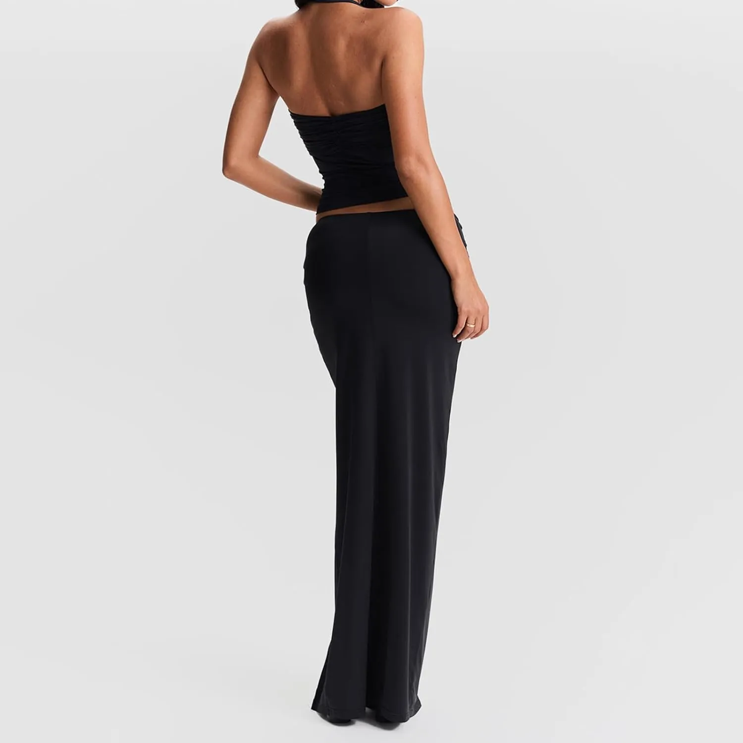 FOMOYUU Women's Y2K Sexy Halter Tops Knot Front Sleeveless Crop Tank Top Slim Fitted Backless Tanks Summer Going Out Vest