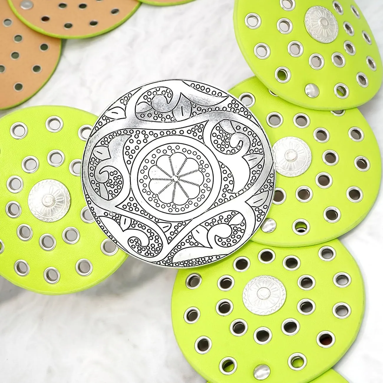 Wide Disc Belt for Women Vintage Hollow Boho Leather Belt Western Chunky Waist Belt Cowboy Metal Buckle Concho Belts