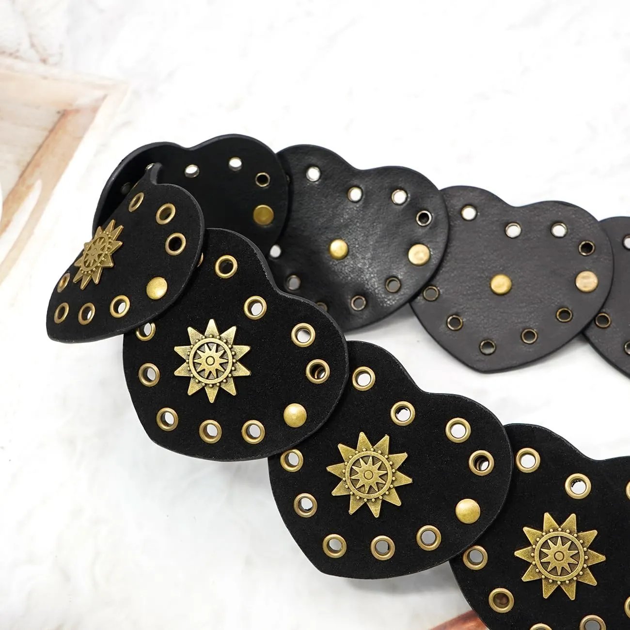 Wide Disc Belt for Women Vintage Hollow Boho Leather Belt Western Chunky Waist Belt Cowboy Metal Buckle Concho Belts